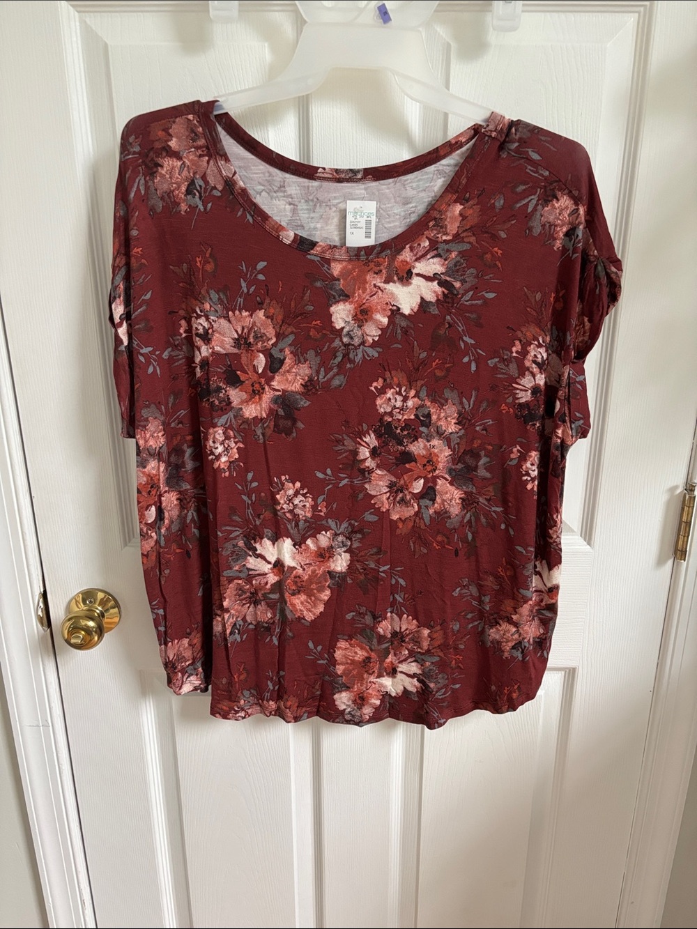 Maurices Burgundy Floral Scoop Neck Top 24/7